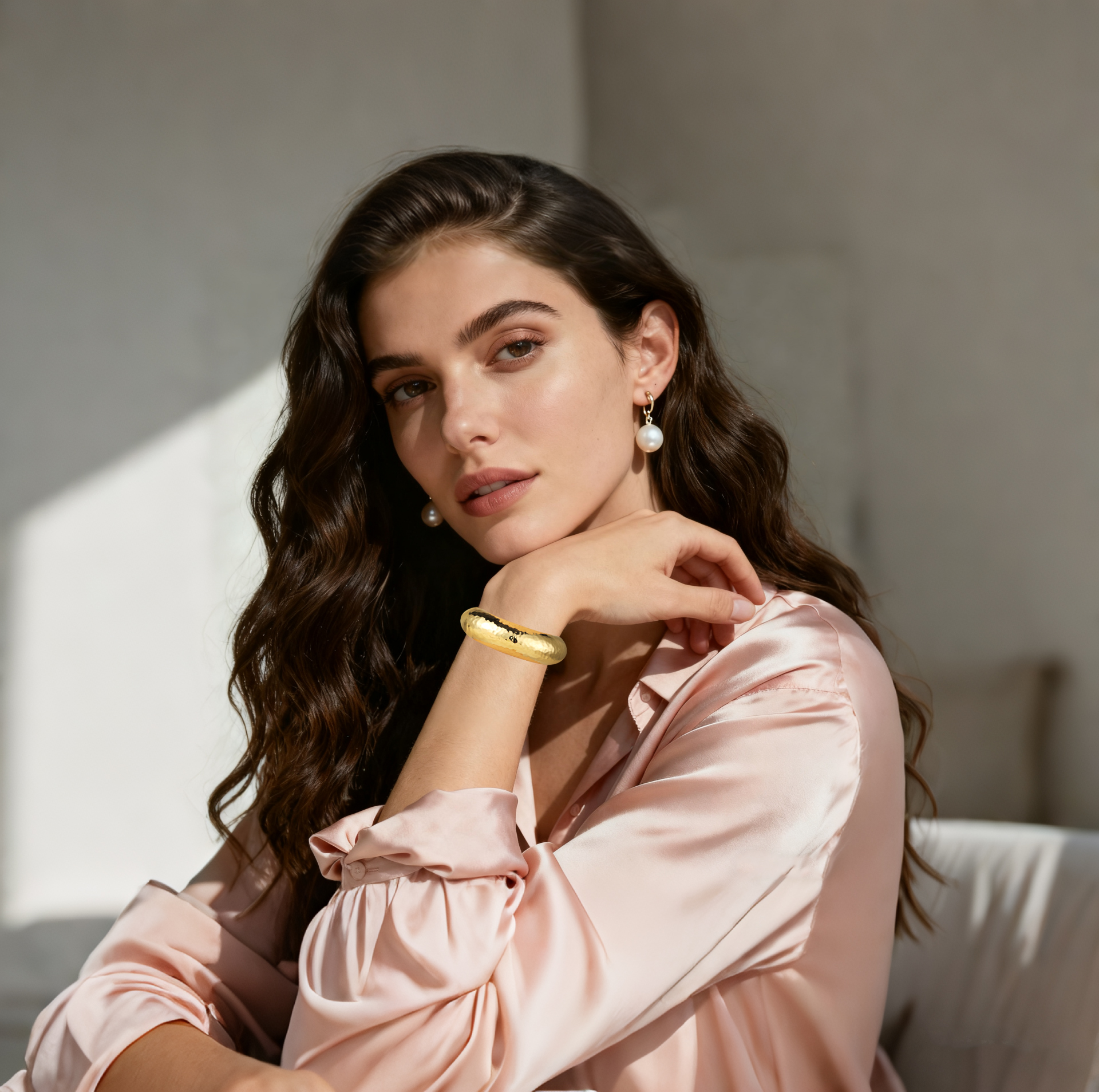 Rundes Armband aus einer Legierung